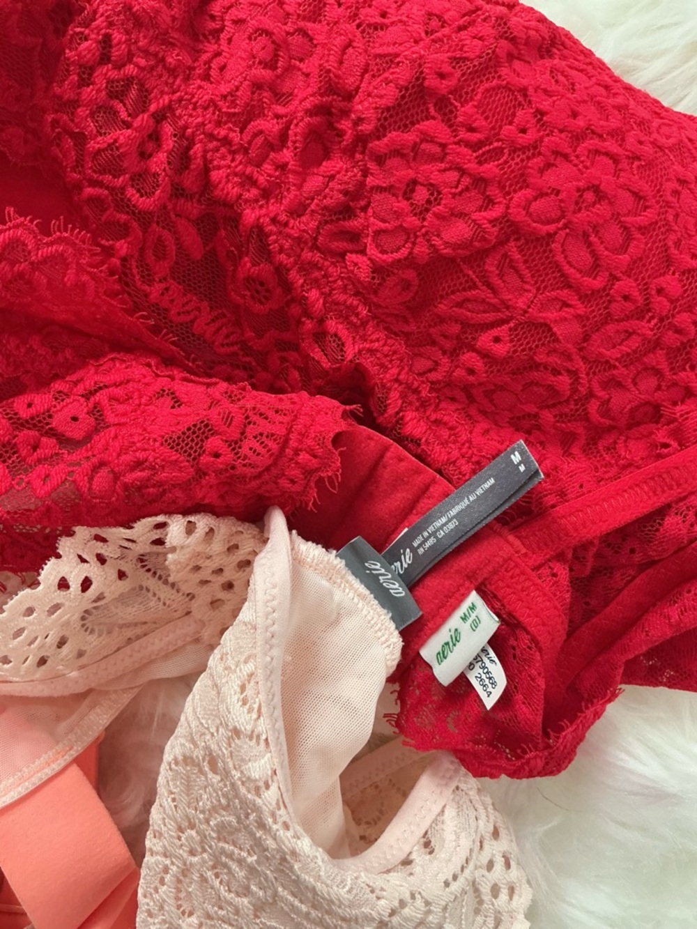 (2) aerie Lace Bralettes Size Medium - Picture 5 of 5